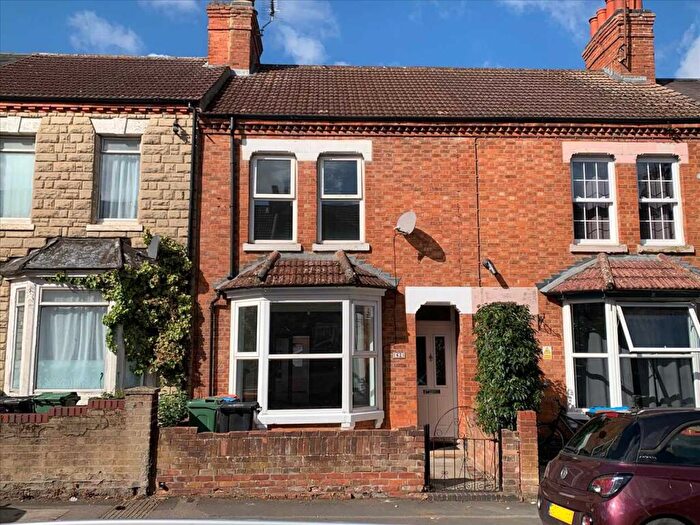 4 Bedroom Terraced House For Sale In Cambridge Street, Wolverton, Milton Keynes, MK12