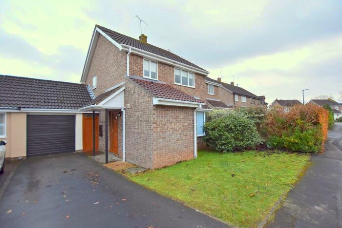3 Bedroom Detached House To Rent In Bruton Close, Nailsea, Bristol, BS48