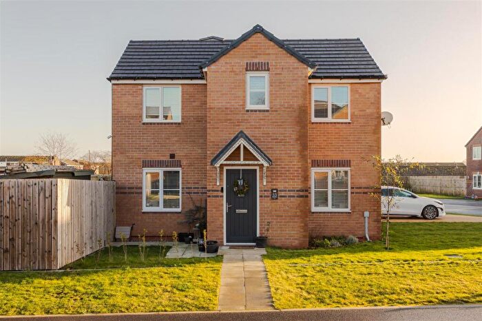 3 Bedroom Detached House For Sale In Cornfield Way, Winterton, DN15