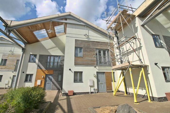 3 Bedroom Mews To Rent In Triangle Building, Wolverton, Milton Keynes, MK12