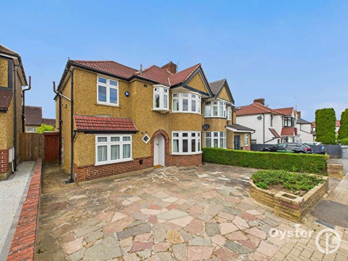 5 Bedroom Semi-Detached House For Sale In Ilmington Road, Harrow, HA3