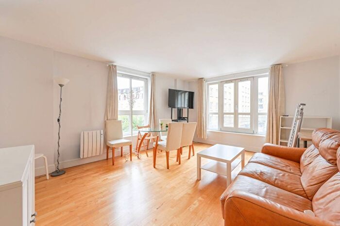 2 Bedroom Flat To Rent In Commercial Road, Aldgate, London, E1