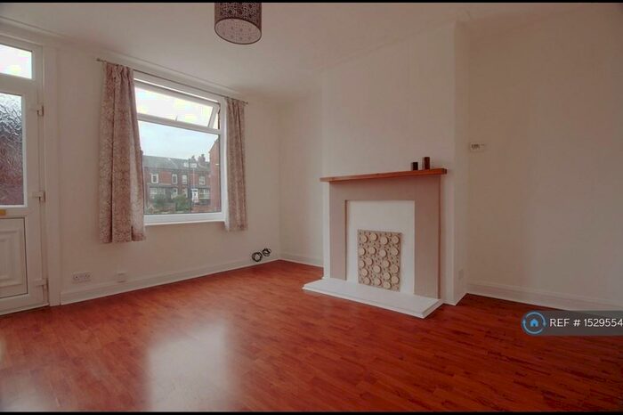 3 Bedroom Terraced House To Rent In Cross Flatts Drive, Leeds, LS11