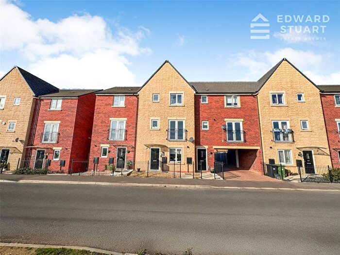 4 Bedroom Terraced House For Sale In Westbury Drive, Hampton Gardens, Peterborough, Cambridgeshire, PE7
