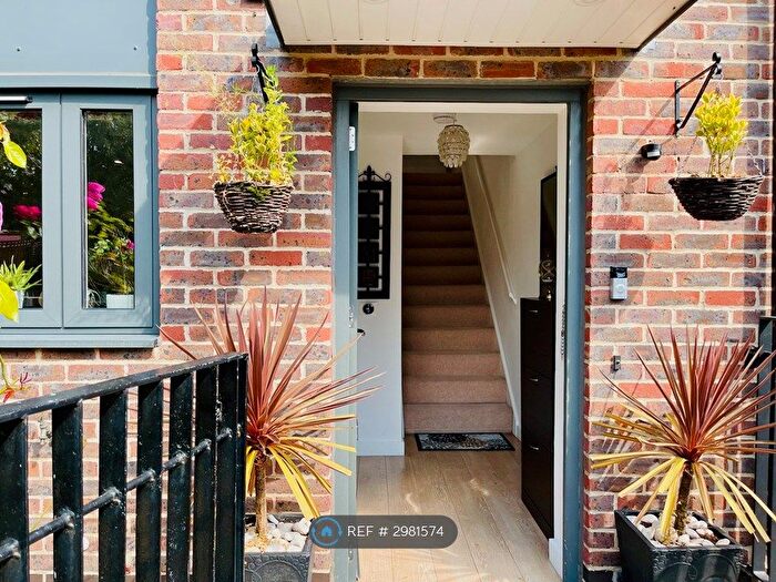 3 Bedroom Terraced House To Rent In Pear Tree Lane, Rainham, RM13