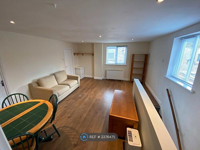 1 Bedroom Flat To Rent In Nightingale Road, Hitchin, SG5