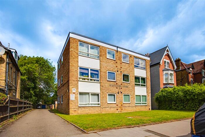 2 Bedroom Apartment For Sale In Westleigh Court, Birdhurst Road, South Croydon, CR2