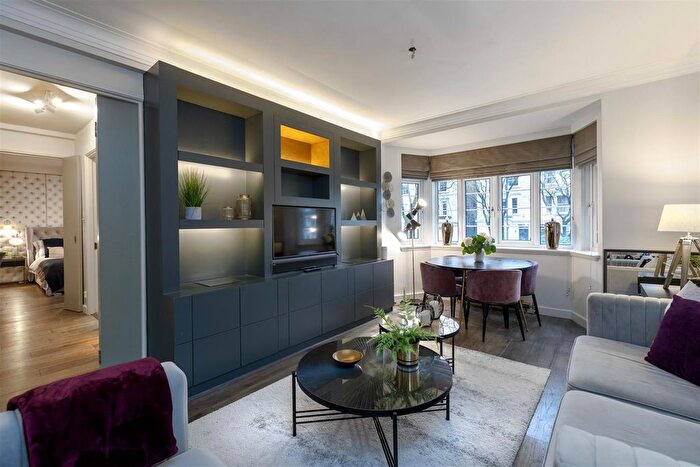 1 Bedroom Flat To Rent In Chatsworth Court, Pembroke Road, W8