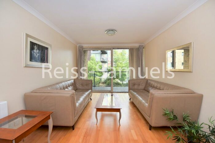 3 Bedroom Apartment To Rent In Boardwalk Place, Canary Wharf, London, E14