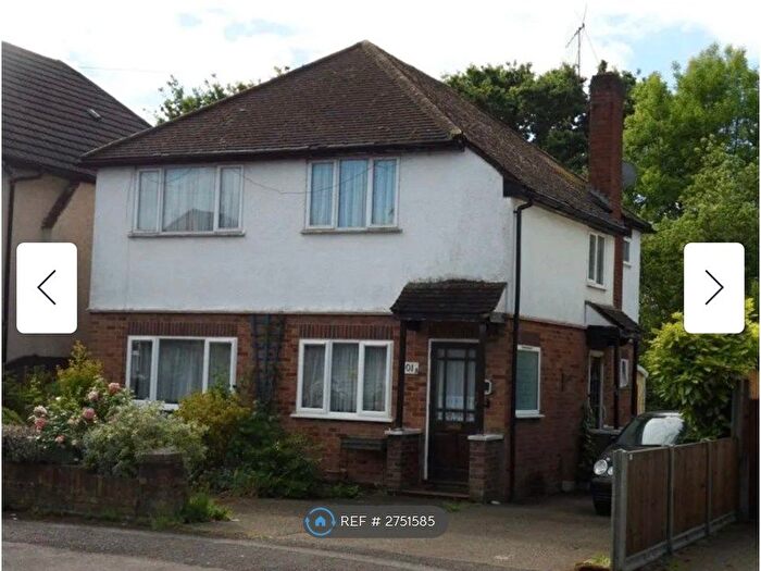 3 Bedroom Maisonette To Rent In Elm Avenue, Ruislip, HA4