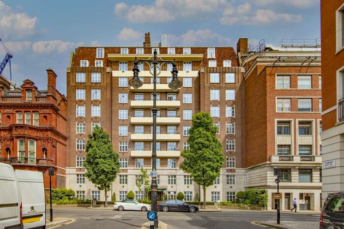 2 Bedroom Flat To Rent In South Audley Street, London, W1K