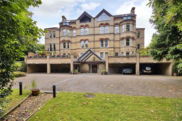 3 Bedroom Flat For Sale In South Park, Sevenoaks, Kent, TN13