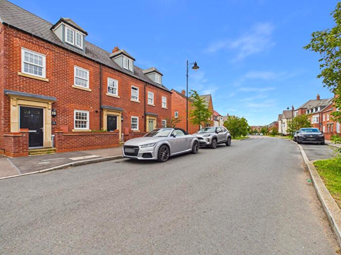 3 Bedroom Terraced House For Sale In Wilkinson Road, Bedford, MK42