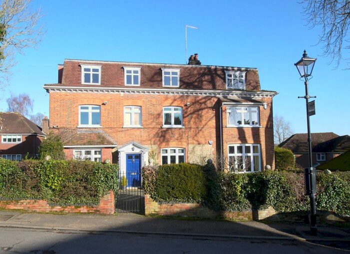 3 Bedroom Property For Sale In Tree Lane, Plaxtol, Sevenoaks, TN15