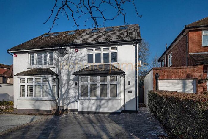 4 Bedroom Semi Detached House For Sale In Milton Road, Mill Hill, NW7