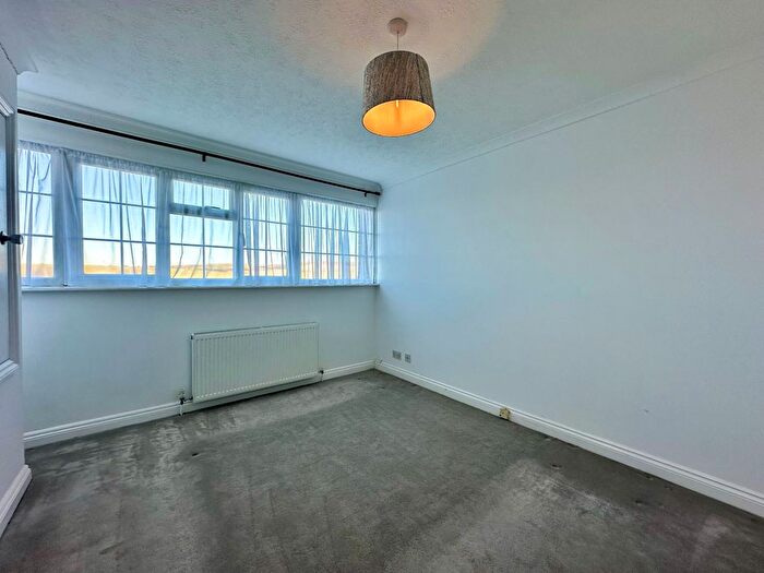 2 Bedroom End Of Terrace House To Rent In Park Drive Close, Newhaven, BN9