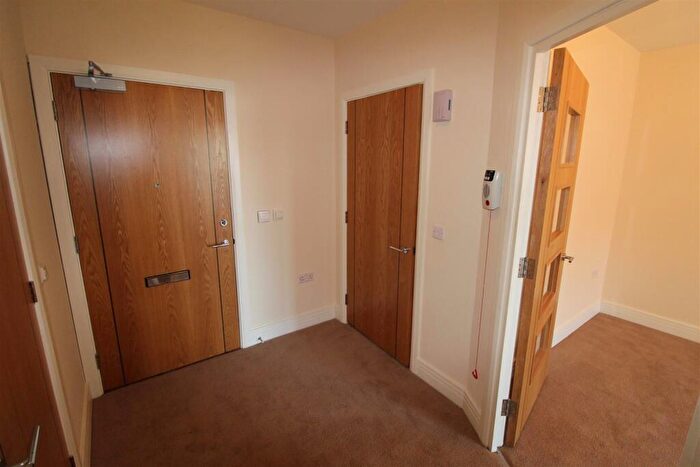 1 Bedroom Flat For Sale In Elliott Court, High Street North, Dunstable, LU6