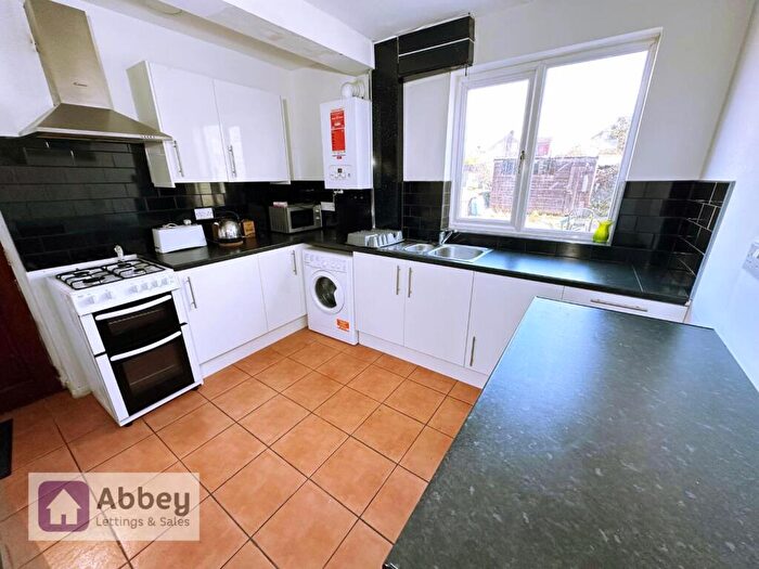 3 Bedroom Semi-Detached House To Rent In Saffron Lane, Leicester, LE2