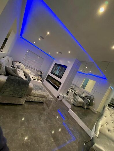 5 Bedroom Semi-Detached House To Rent In Robinson Avenue, Cuffley, EN7