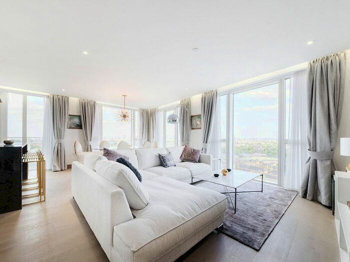 3 Bedroom Flat To Rent In Admiralty House, Vaughan Way, E1W