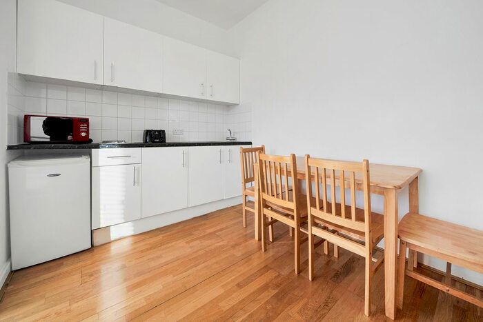 Studio To Rent In Fordwych Road, London NW2