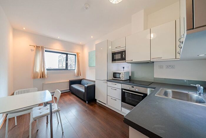 1 Bedroom Flat To Rent In St. John's Hill, London, SW11