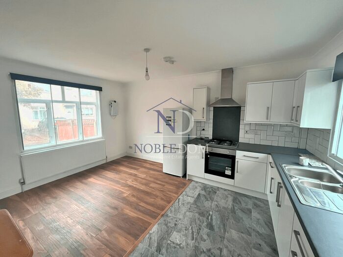 2 Bedroom Semi-Detached House To Rent In Jersey Road, Hounslow, TW3