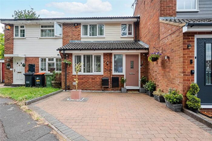3 Bedroom Terraced House For Sale In The Mall, Dunstable, Bedfordshire, LU5