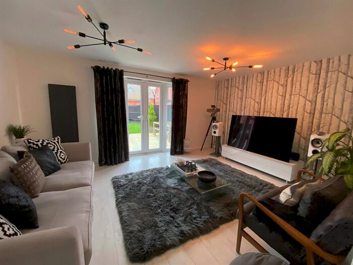 3 Bedroom Semi-Detached House To Rent In Achilles Drive, Norwich, NR5