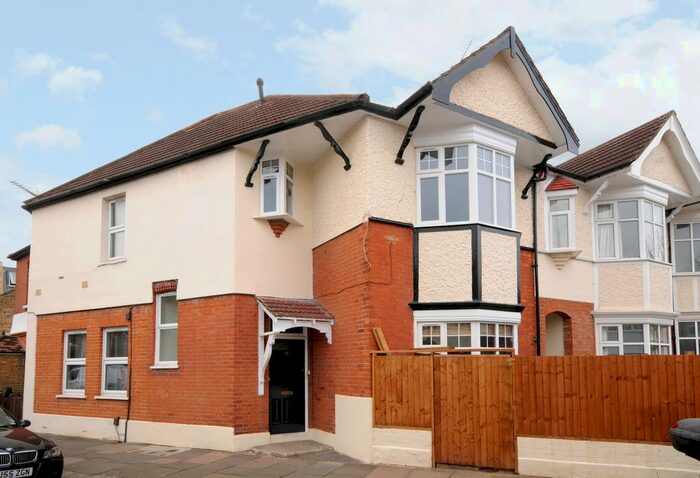 1 Bedroom Flat To Rent In Loveday Road, London, W13