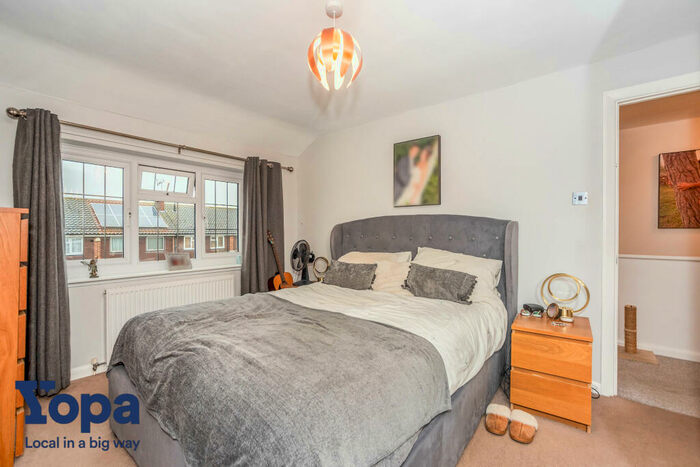 5 Bedroom Semi-Detached House For Sale In St. Botolph Road, Gravesend, DA11
