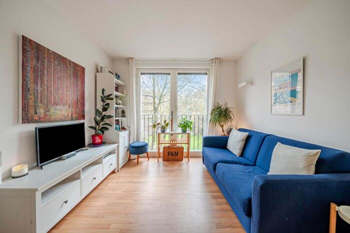 1 Bedroom Flat For Sale In Sail Street, Kennington, London, SE11