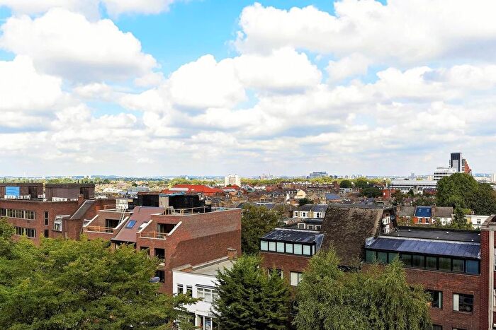 1 Bedroom Flat To Rent In Upper Richmond Road, Putney, SW15