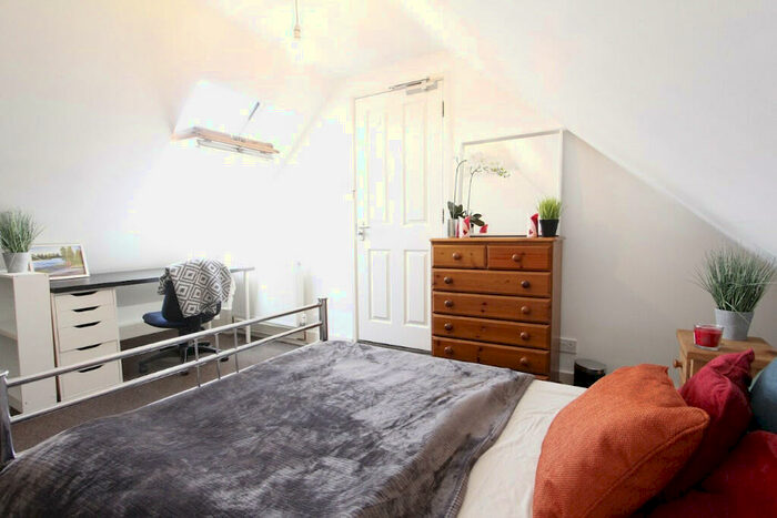 5 Bedroom Flat To Rent In Addington Road, Reading, Berkshire, RG1