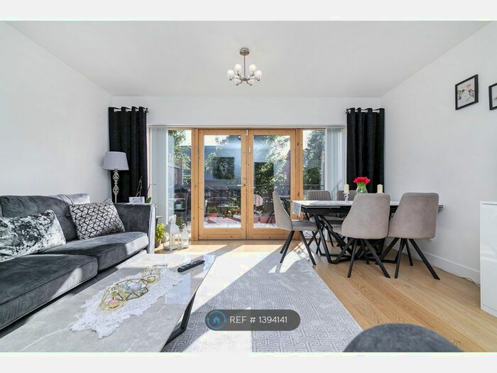 4 Bedroom Terraced House To Rent In Ebony Crescent, Barnet, EN4