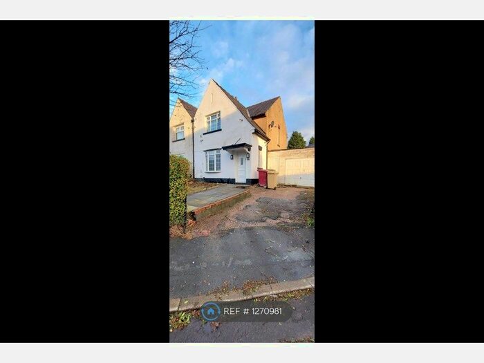 2 Bedroom Semi-Detached House To Rent In Hunger Hill Avenue, Bolton BL3