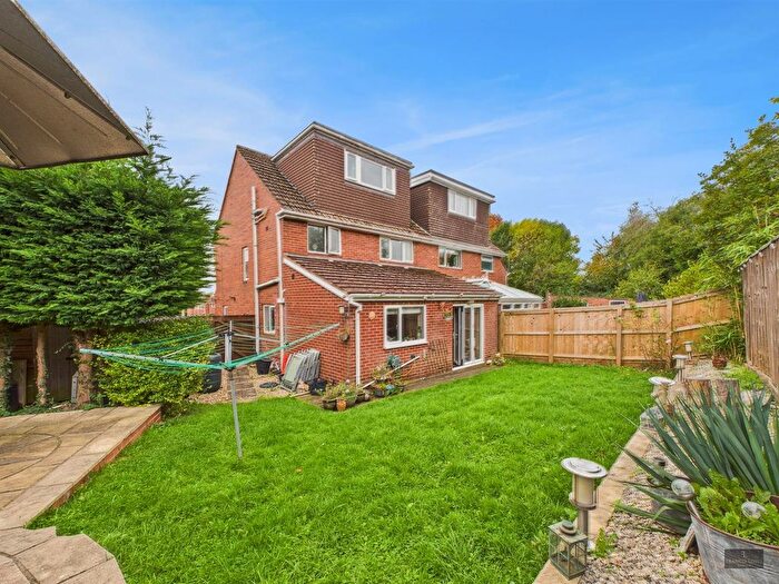 4 Bedroom Property For Sale In Oak Close, Pinhoe, Exeter, EX4
