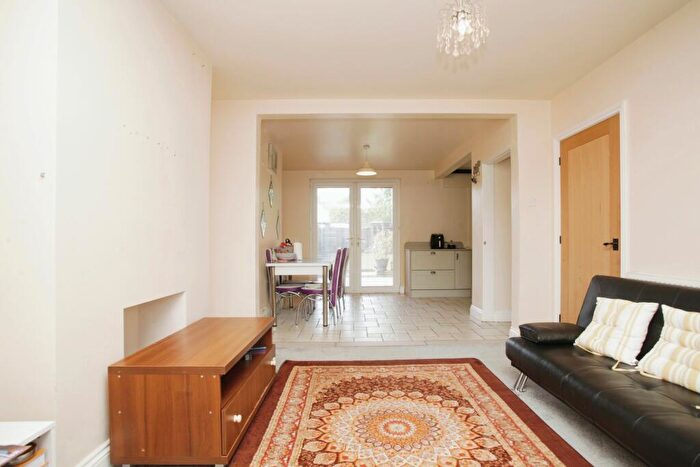 3 Bedroom Terraced House For Sale In Wallace Road, Keresley, Coventry, CV6