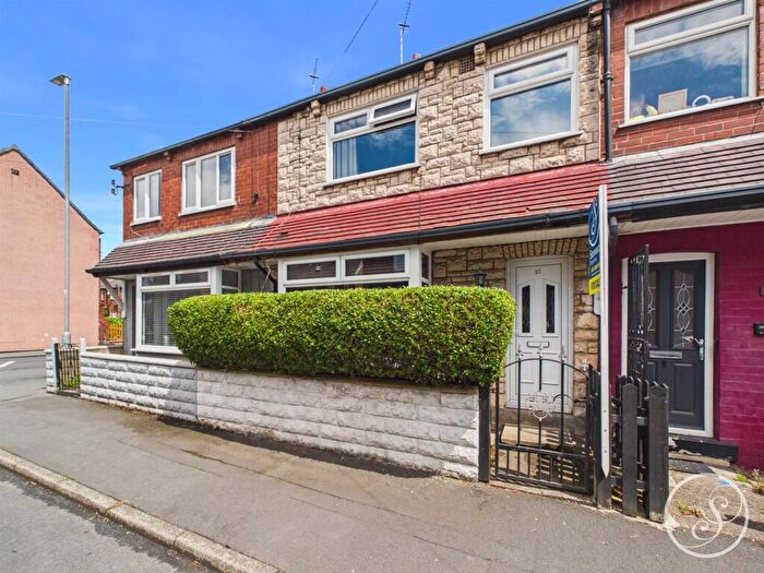 3 Bedroom Terraced House For Sale In Dawlish Mount, Leeds, LS9