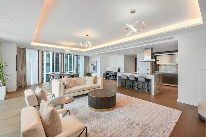 3 Bedroom Flat To Rent In Carnation Way, London, SW8