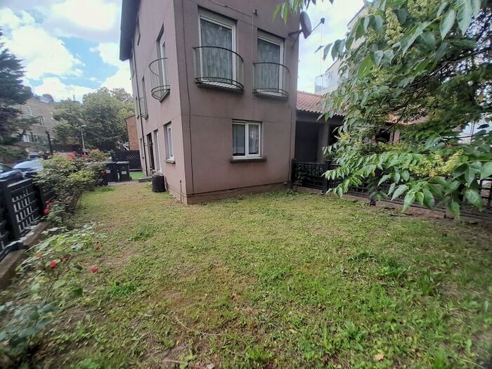 4 Bedroom Detached House To Rent In Mandela Street, Oval, London, SW9