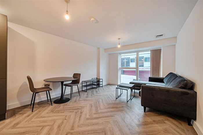 1 Bedroom Flat To Rent In Chapmans Yard, Upper Gough Street, Birmingham, B1