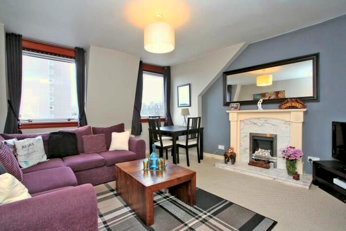 2 Bedroom Flat To Rent In Flat B, Roslin Terrace, Aberdeen, AB24
