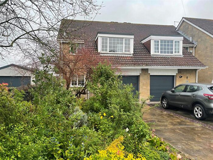 3 Bedroom End Of Terrace House For Sale In Mere Way, Swanland, HU14