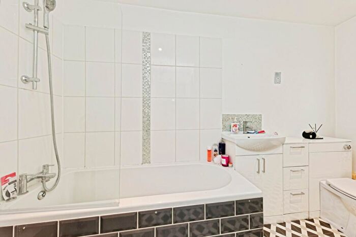 1 Bedroom Flat For Sale In Surrey Road, Cliftonville, Margate, Kent, CT9 - Photo 8