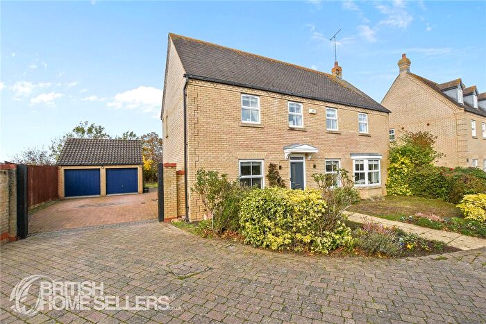 5 Bedroom Detached House For Sale In Longmeadow Drive, Wilstead, Bedford, Bedfordshire, MK45
