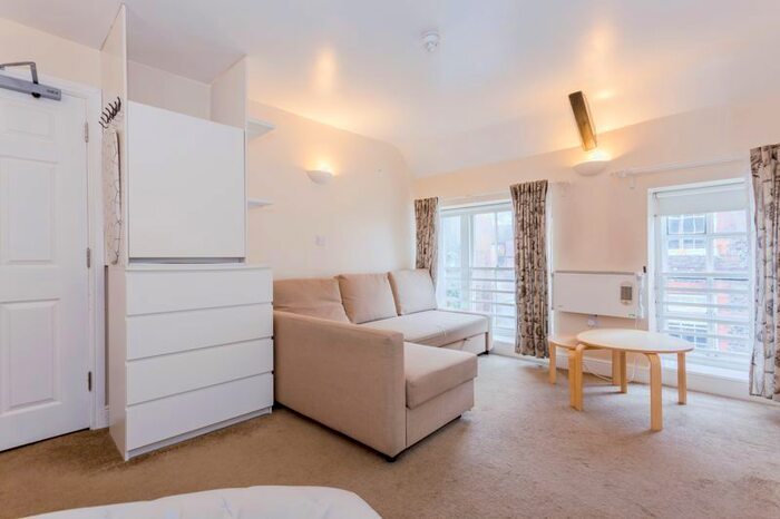 1 Bedroom Flat To Rent In West Street, Buckingham MK18