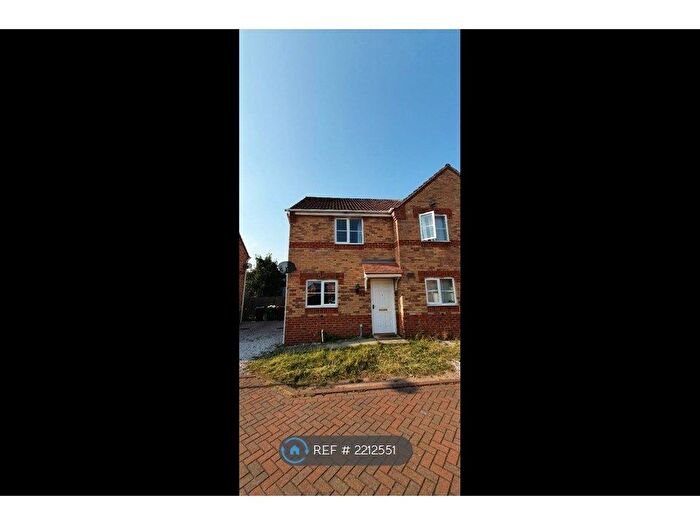 2 Bedroom Semi-Detached House To Rent In Weave Close, Nottingham, NG6