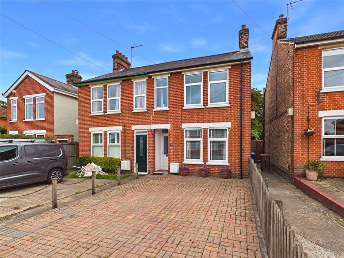 3 Bedroom Semi-Detached House For Sale In Hadleigh Road, Ipswich, Suffolk, IP2