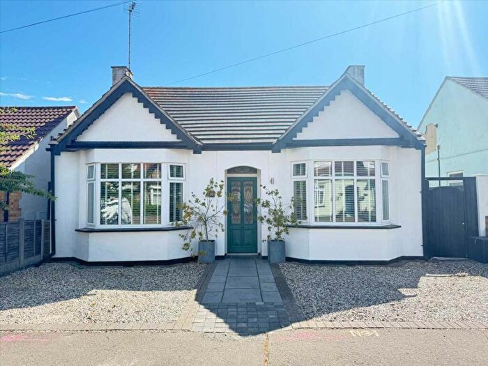 3 Bedroom Detached Bungalow For Sale In Leigh On Sea * Detached *, SS9